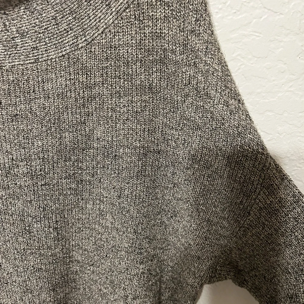 🚀Free people off the shoulder sweater knit Gray size S GUC
